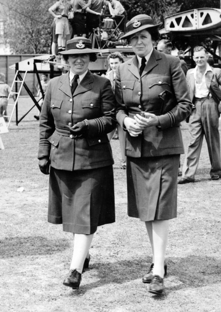 Image: Elsie Carlyon in RNZAF uniform : digital image