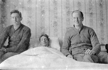 Image: Three convalescent soldiers : digital image