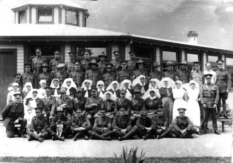 Image: Medical staff, Featherston Military Hospital : digital image