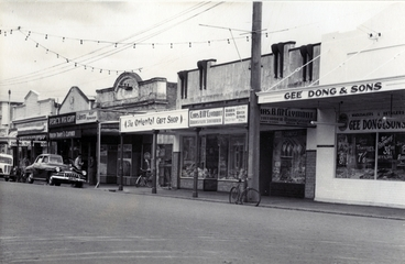 Image: The Western side of Queen Street, South of Jackson Street: Photograph