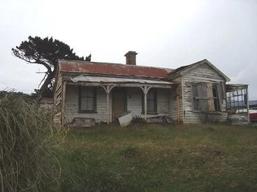 Image: Old house, Bluff, New Zealand