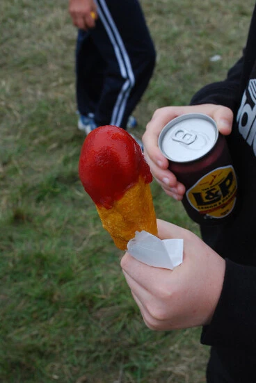 Image: New Zealand Hot Dog and a can of L&P
