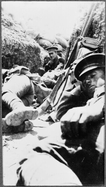 Image: Soldiers resting in trenches, Gallipoli, 1915