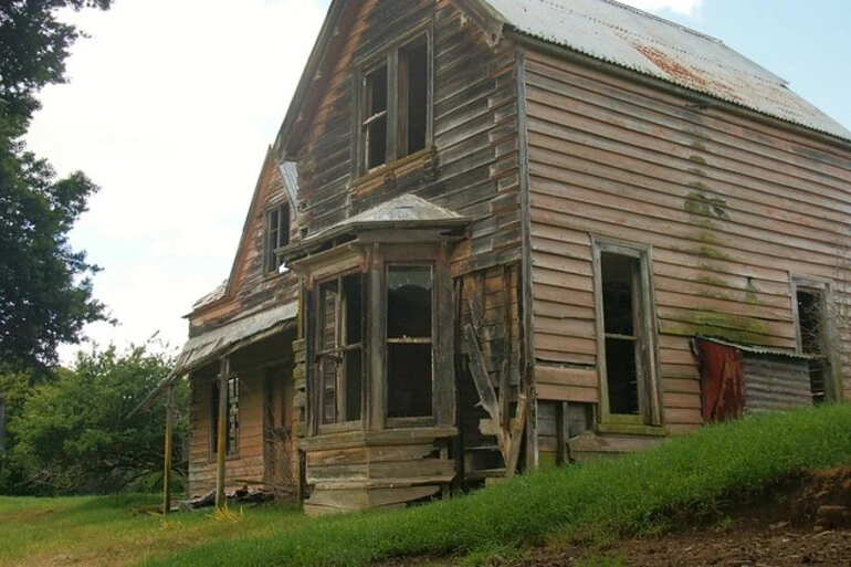 Image: Tasman tumbledown (3)
