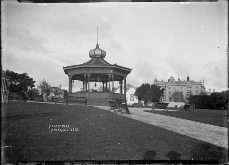 Image: View of the bandstand in Albert Park, Auckland, ca 1908-1910