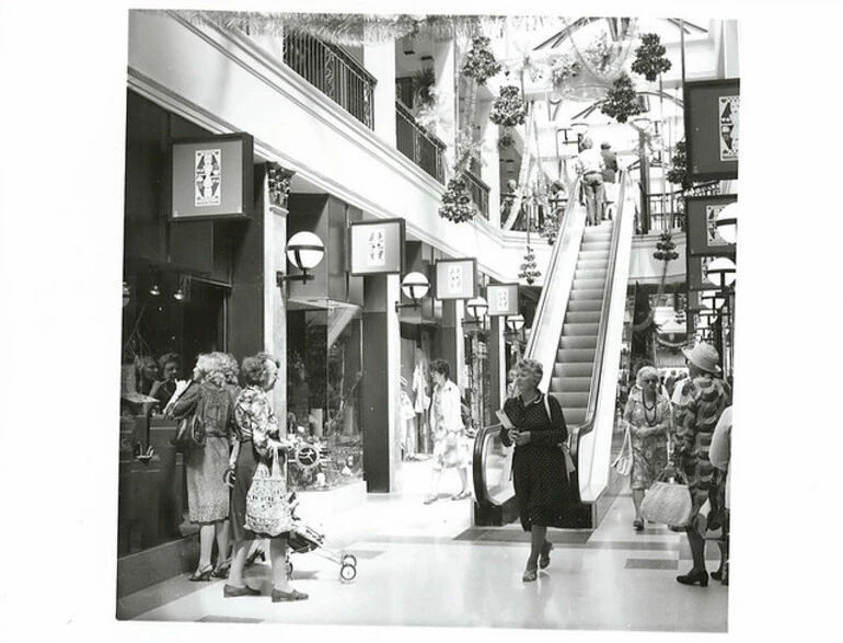 Image: Queen's Arcade, Lower Queen St, Auckland