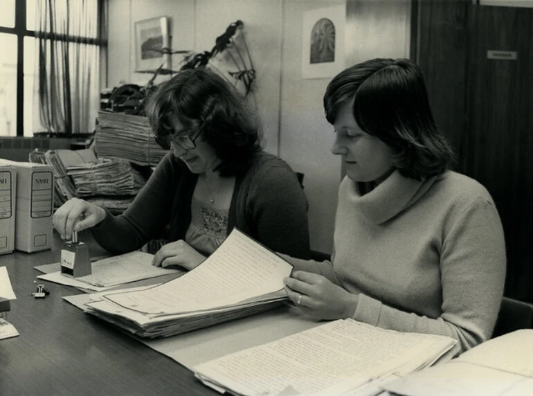 Image: Archivists, Ruth Munro and Jan Luscombe work on Nash Papers (c1980)