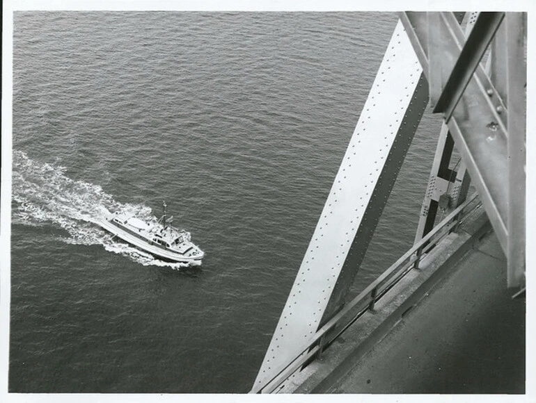 Image: Police Launch "Deodar" under Auckland Harbour Bridge