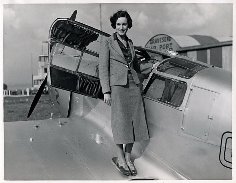 Image: Jean Batten & her Percival Gull