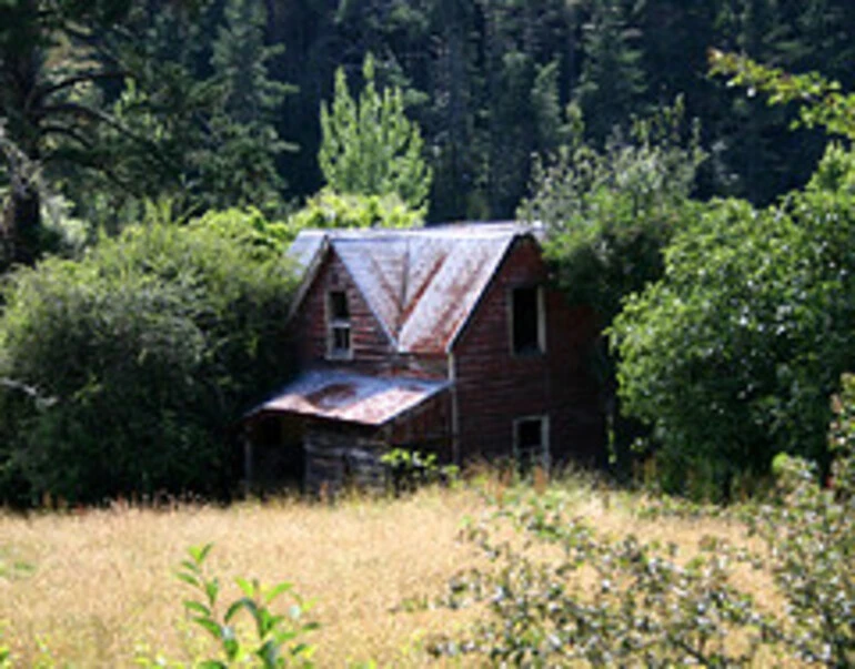 Image: Abandoned homestead @ Dovedale