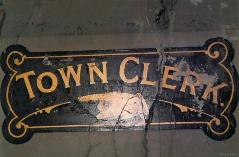 Image: Old signage uncovered during renovations of the Municipal Chambers 1988