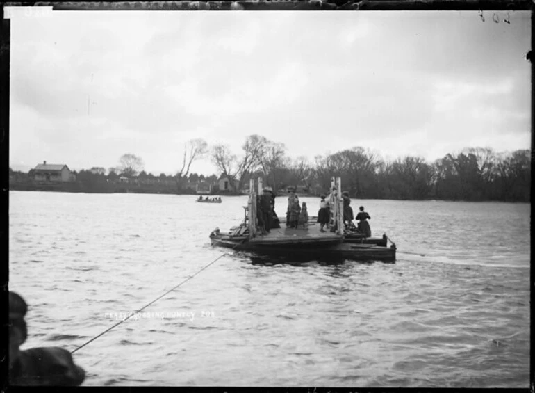 Image: Ferry crossing the Waikato River at Huntly