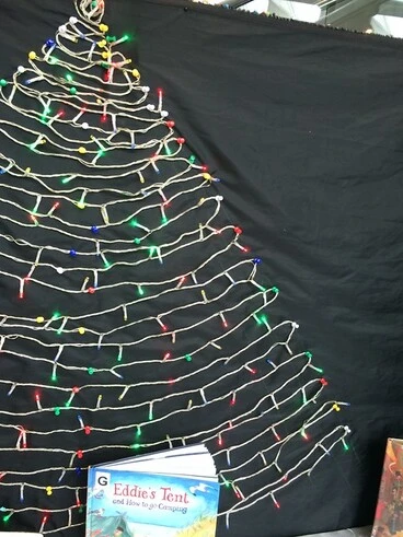 Image: Christmas tree made of lights