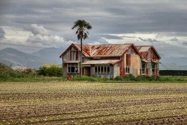 Old house, SH60 (Appleby Highway), Richmond, Nelson, New Zealand Image: Old house, SH60 (Appleby Highway), Richmond, Nelson, New Zealand
