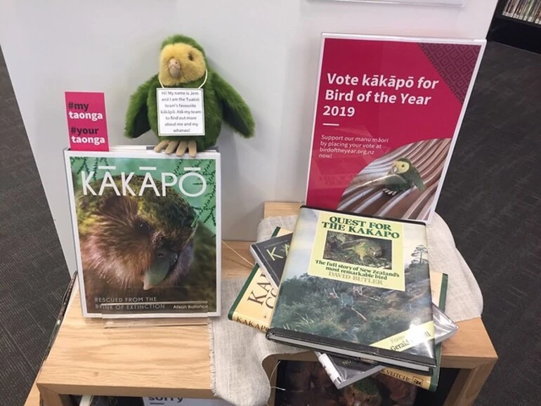 Image: Kākāpō display, Bird of the year