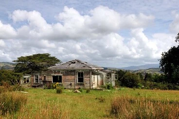 Old house, Ohautira, Waikato, New Zealand (1 of 3) Image: Old house, Ohautira, Waikato, New Zealand (1 of 3)