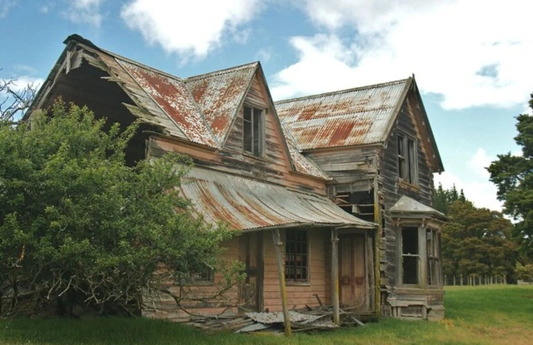 Image: Tasman tumbledown (7)