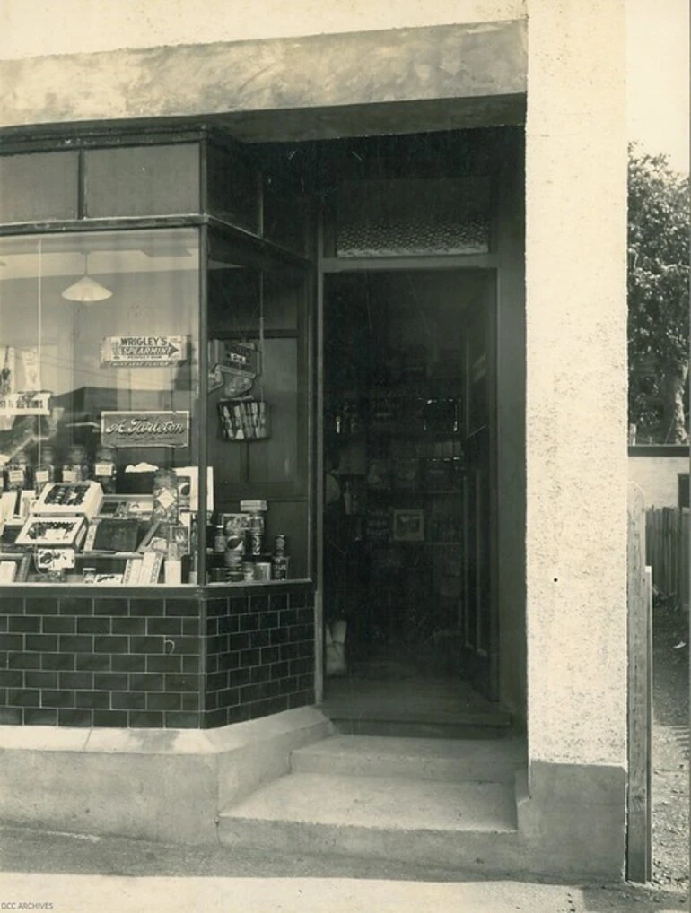 Image: Shop, York Place 1926