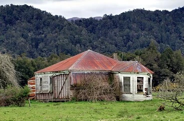 Old house, Slaty Creek, West Coast, New Zealand Image: Old house, Slaty Creek, West Coast, New Zealand