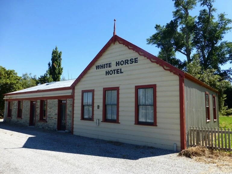 Image: White Horse Hotel, Becks c1864