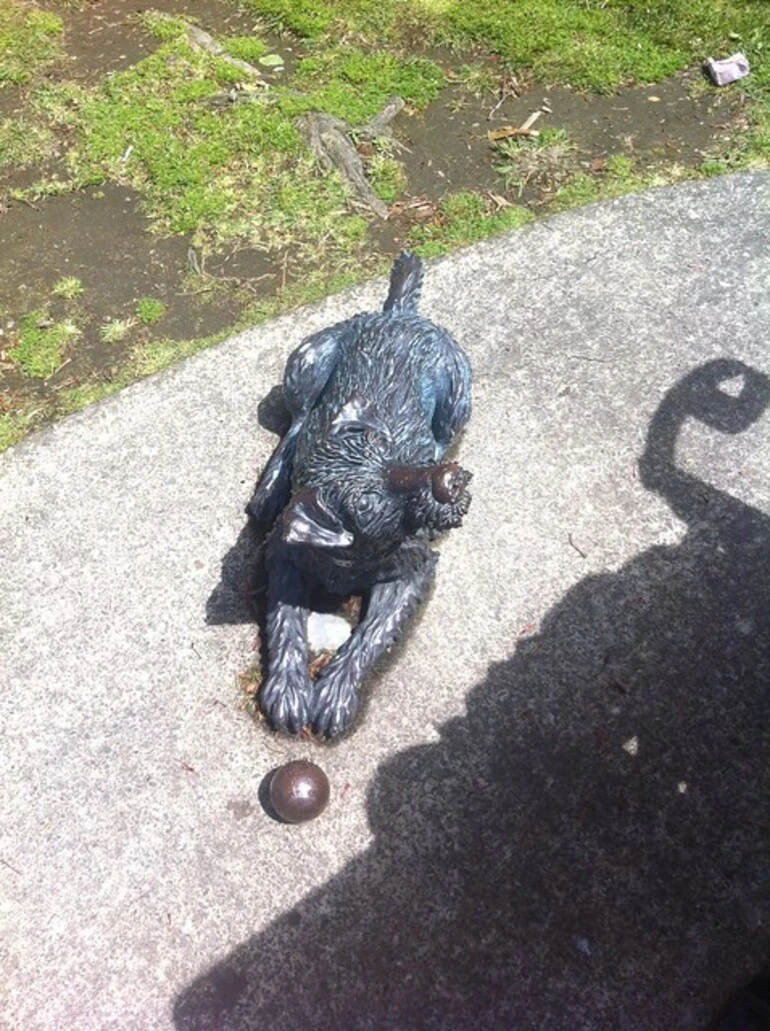 Image: Dog sculpture, Katikati Library
