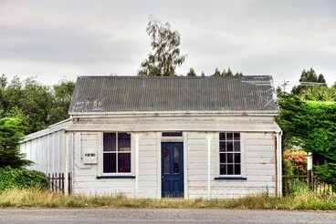 Image: Old house / shop, Centre Bush, Southland