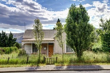 Image: Old house, Middlemarch, Otago, New Zealand
