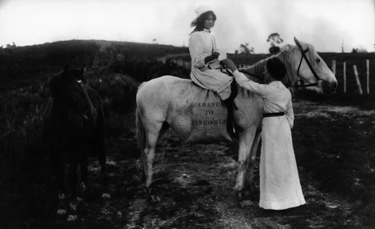 Image: Postal service, Paranui to Mangonui, circa 1910