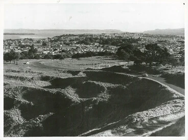 Maungakiekie Pā, One Tree Hill, 1965 Image: Maungakiekie Pā, One Tree Hill, 1965