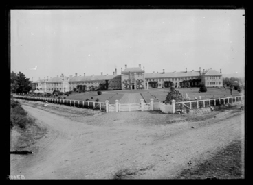 Image: [Avondale Lunatic Asylum main building and grounds]