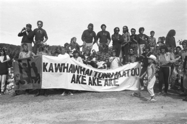 Image: Arrival of Kotahitanga marchers with banner 'Kawhawhai Tonumatou Ake Ake Ake'. Hikoi to Waitangi