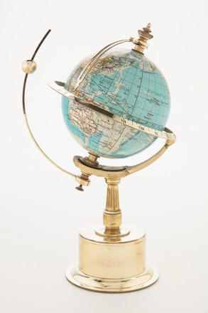 Image: clock, globe