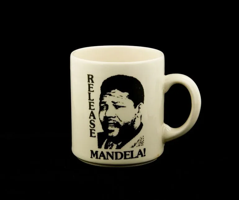 Image: 'Release Mandela!' mug