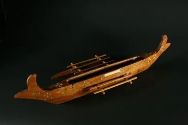 Image: Model vaka (outrigger canoe)