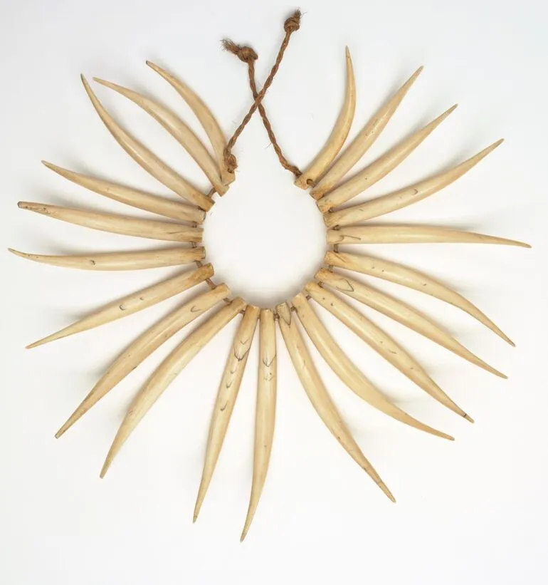 Image: Wasekaseka (sperm whale tooth necklace)