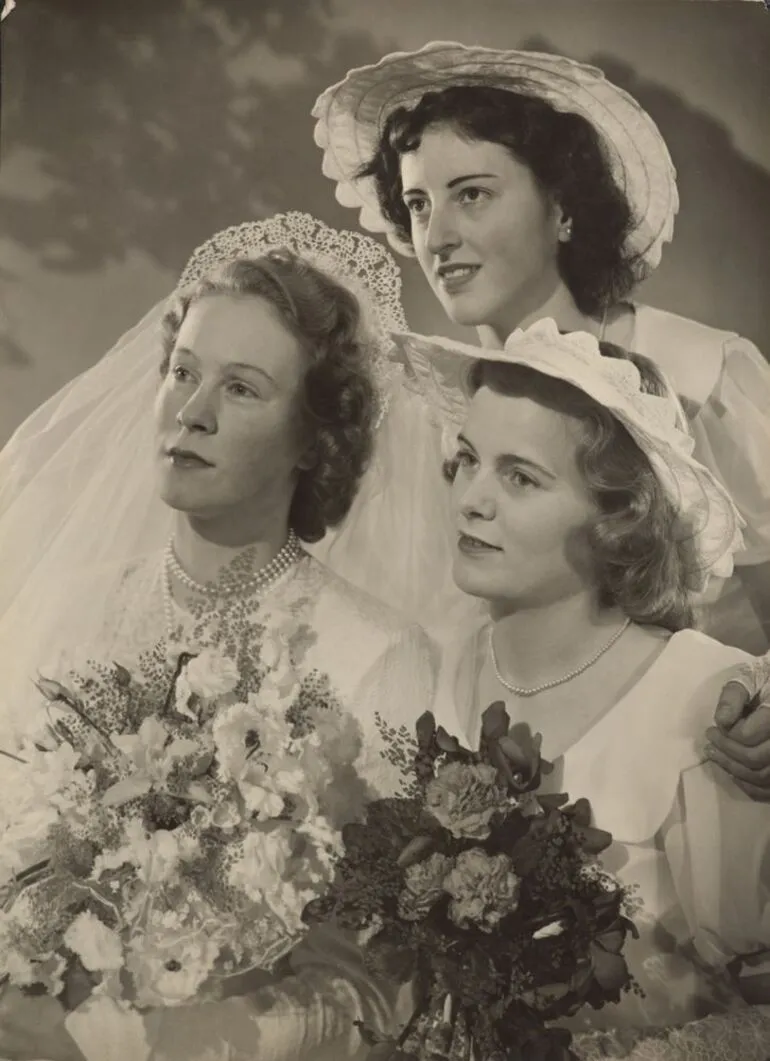 Image: [Bride and bridesmaids)