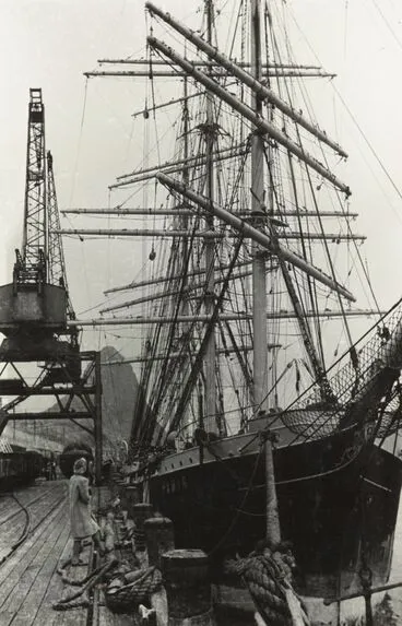 Image: Pamir barque berthed at New Plymouth wharf
