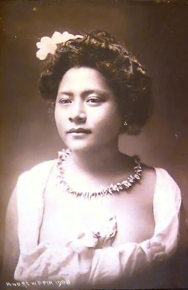 Image: Samoan woman