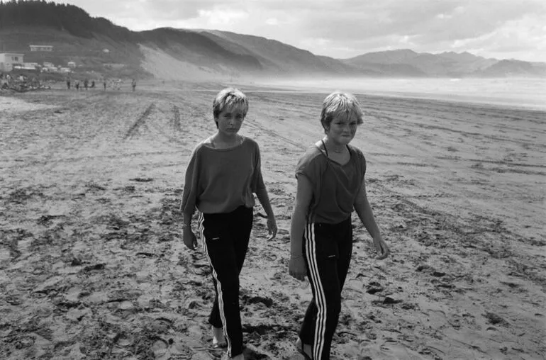 Image: (Twins at the Castlepoint races)