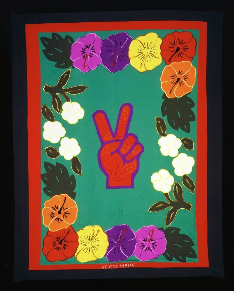 Image: Tivaevae tataura (applique and embroidered quilt)