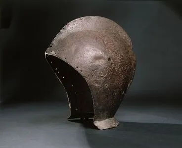Image: Iron helmet (known as the "Spanish" helmet)