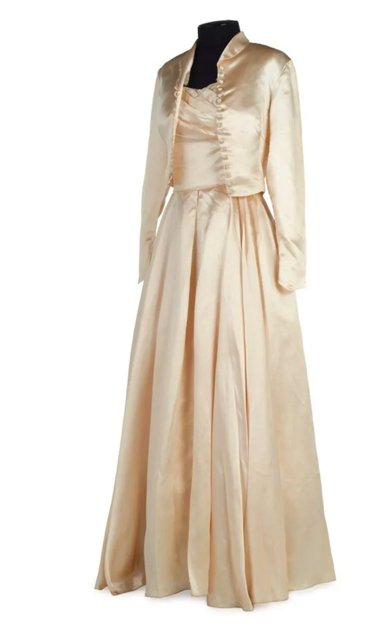 Image: Wedding dress and jacket