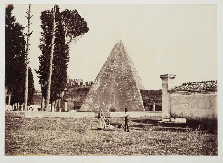 Image: Pyramid of Cestius