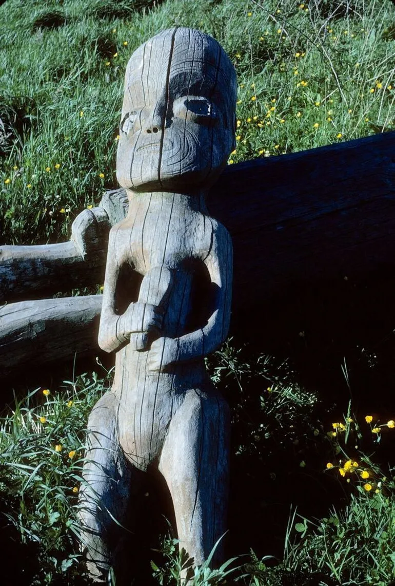 Image: Stockade post figure, Papawai