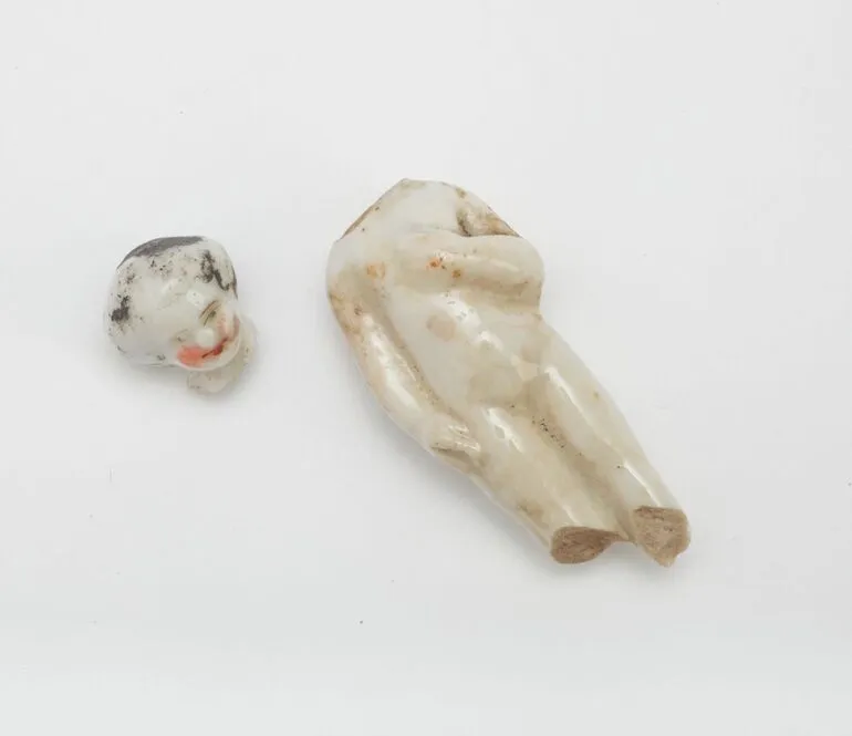 Image: Pudding Doll - body with matching head, broken