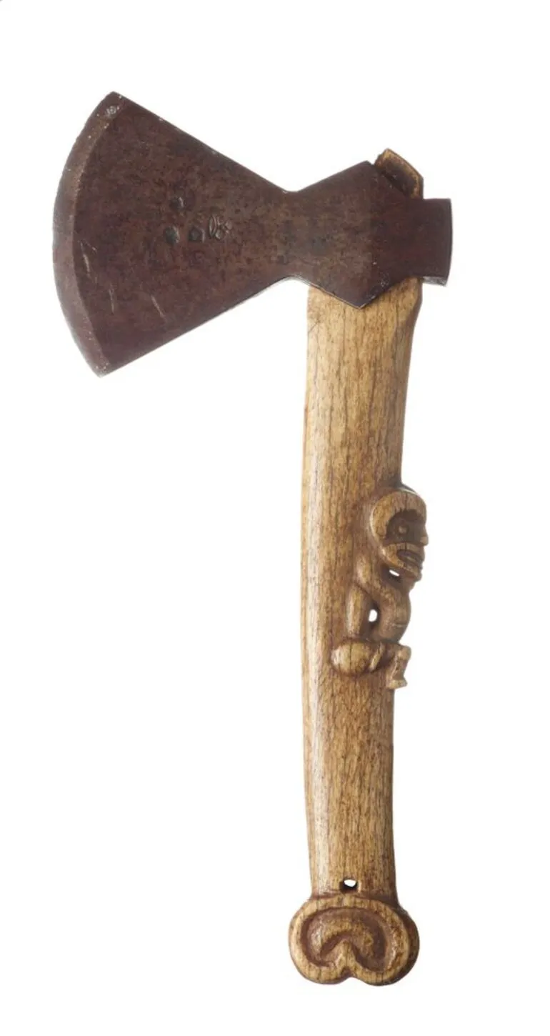 Image: Patiti (hatchet)