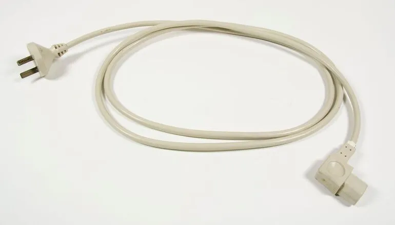 Image: Macintosh Plus cable