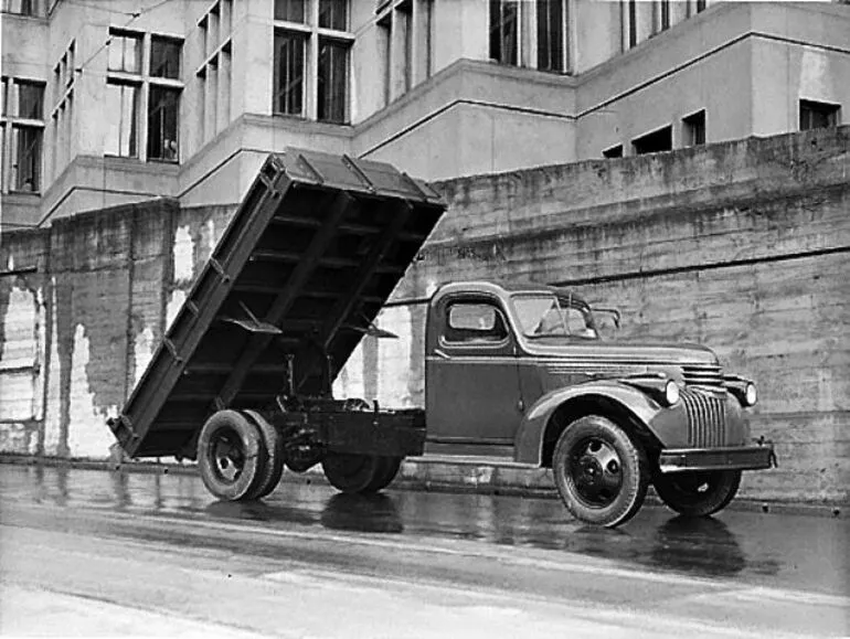 Image: Tip Truck - General Motors