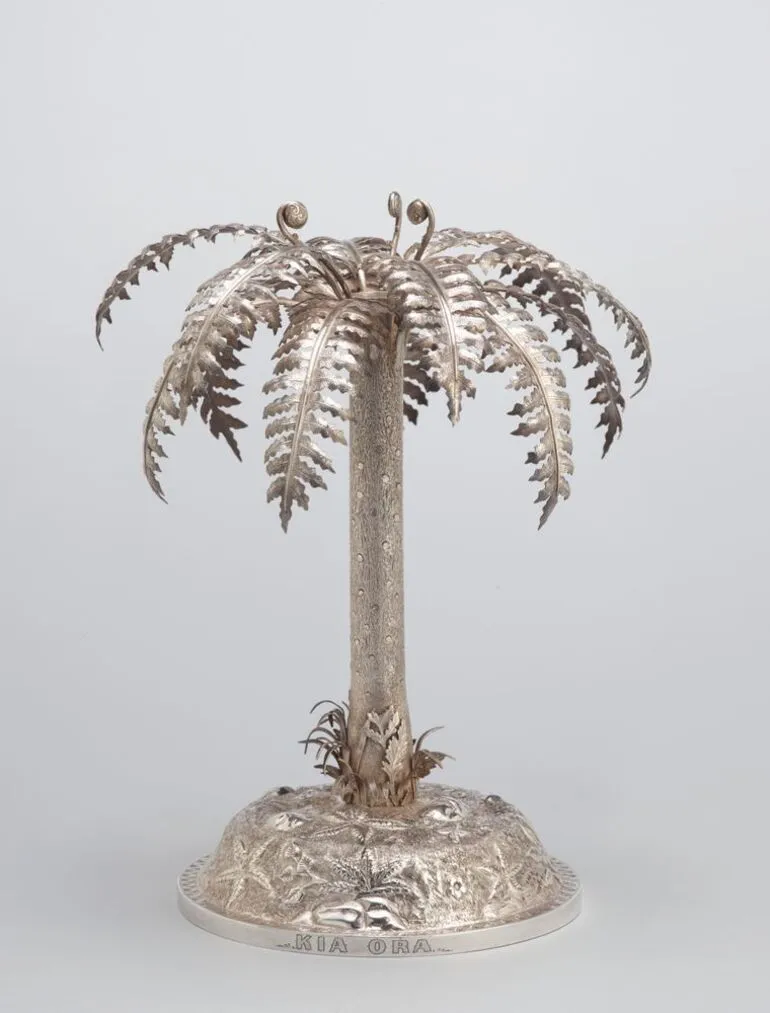 Image: Table centrepiece, in the form of a Mamaku (tree fern)