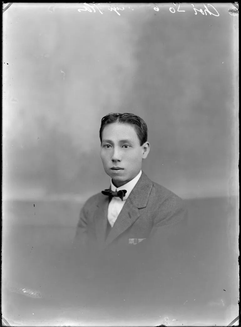 Image: Portrait of a young man, inscribed 'Choi So'.